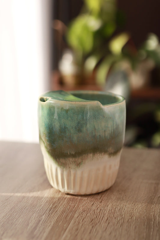 Tumbler verde y marfil acanalado