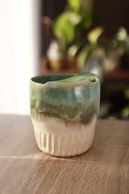 Tumbler verde y marfil acanalado